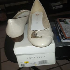 Ladies Shoes